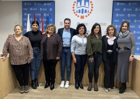 Ampliar información de Convenio de cesión al Ayuntamiento de libros y revistas sobre cine para el Legado Eduardo Gil de Muro Quiñones 
