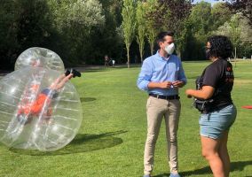 Ampliar información de El Alcalde de Arnedo visita las actividades de Ocio y Tiempo Libre en el parque